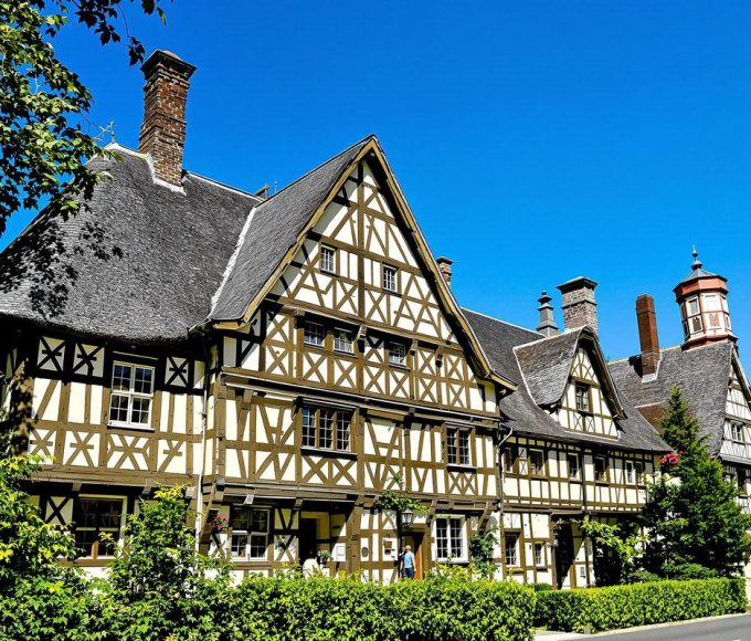 Ce village français préserve l’art du colombage, comme au temps du Moyen Âge.jpg