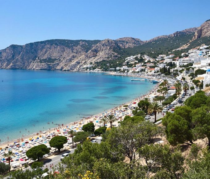 Cette destination grecque adorée tourne au cauchemar cet été 2025.jpg