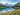 Cette vallée des Alpes françaises mêle paysages lacustres et forêts denses, loin des circuits touristiques.jpg
