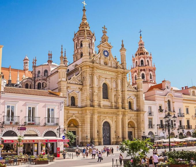 Cette ville espagnole magnifique est 2 fois moins chère que Barcelone et Madrid, et pourtant presque vide de touristes.jpg