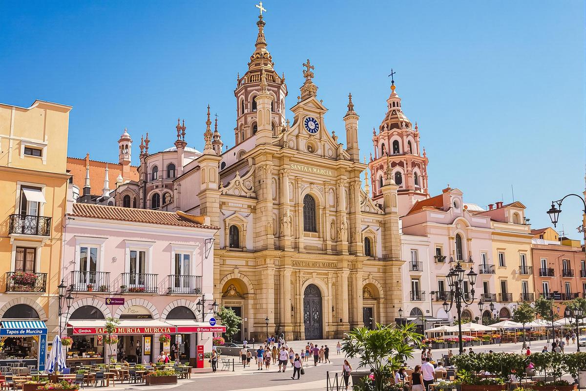 Cette ville espagnole magnifique est 2 fois moins chère que Barcelone et Madrid, et pourtant presque vide de touristes.jpg