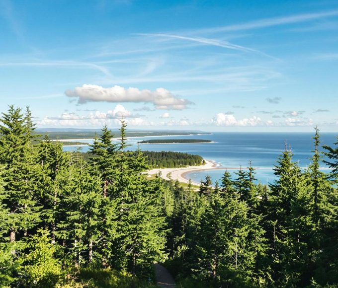 Canicule ? Cette île à 2h30 de Paris promet 10 °C de moins : le secret bien gardé.jpg