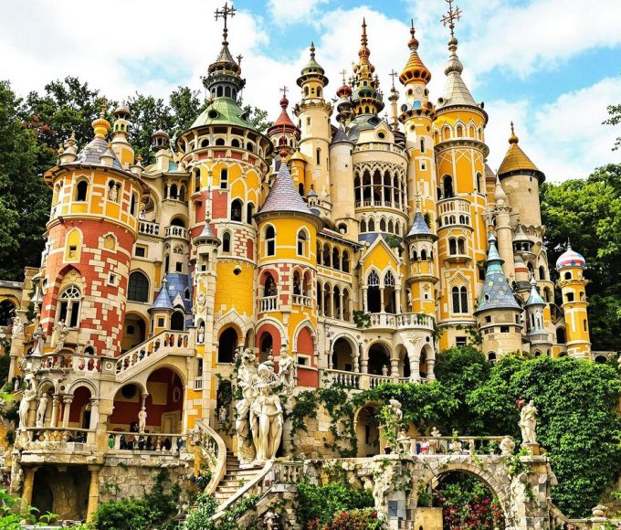 Ce monument unique en France a été bâti seul par un facteur rural (sans formation !).jpg