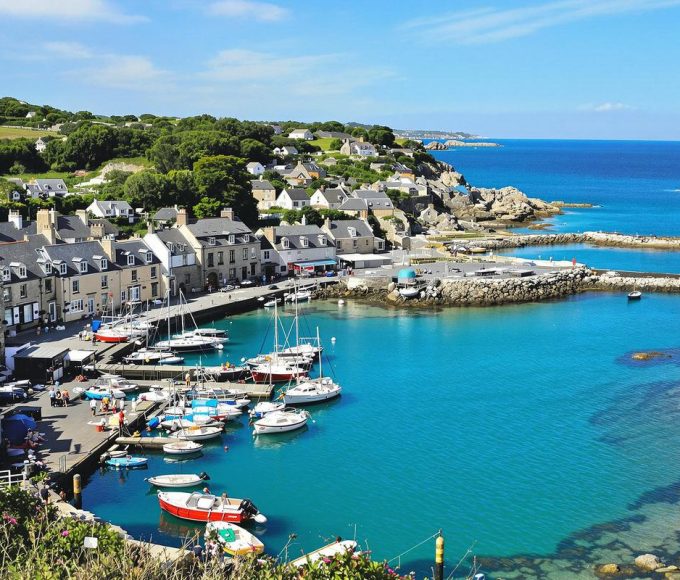 Ce port breton surprend les vacanciers et devient la star de l’été.jpg