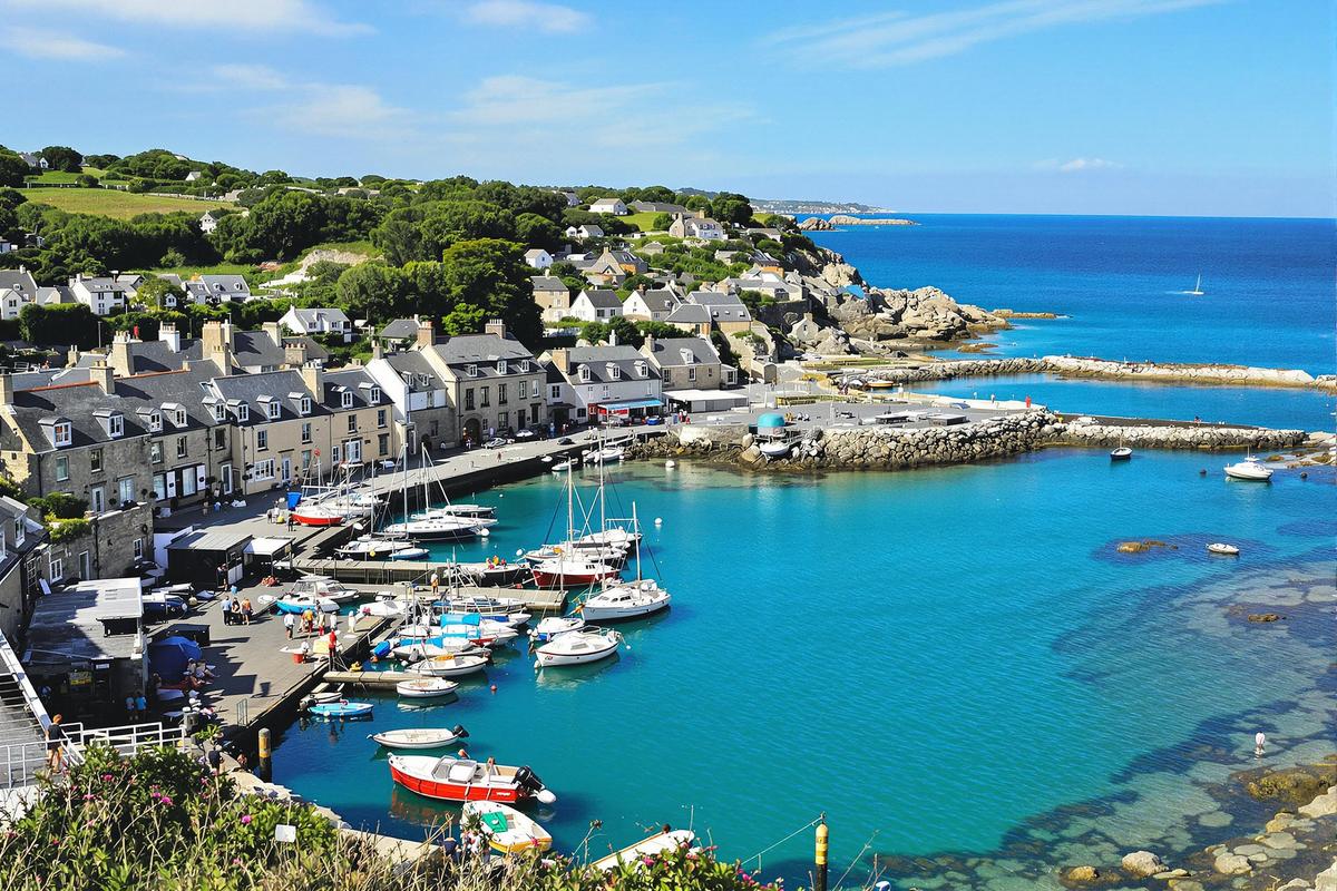 Ce port breton surprend les vacanciers et devient la star de l’été.jpg