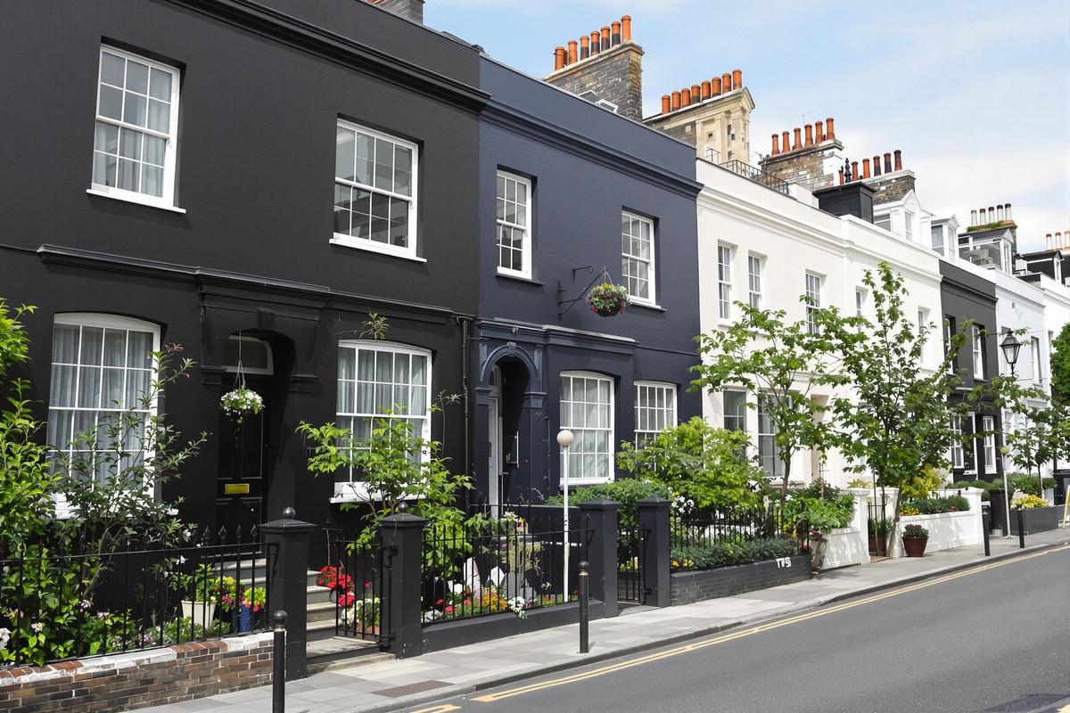 Ce quartier londonien chasse les touristes… en peignant tout en noir !.jpg