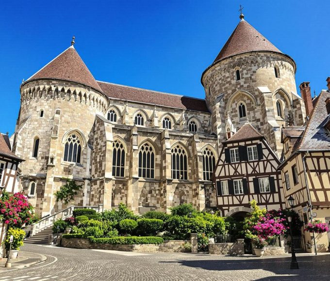 Dans le Tarn, cette abbaye-musée est un joyau caché du patrimoine français.jpg